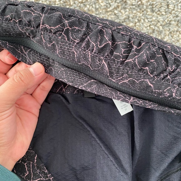 Lululemon jacket - Picture 5 of 9